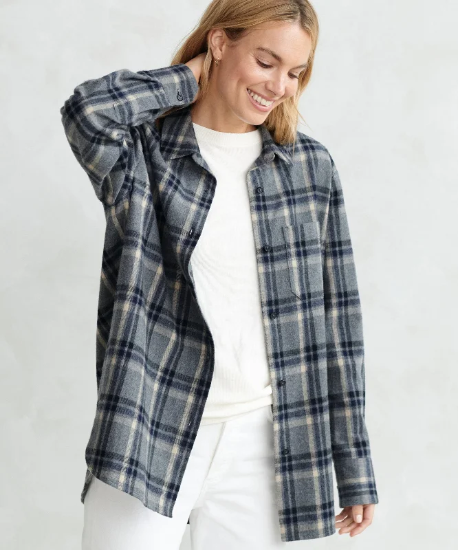 Chic Urban Fashion Look Flannel Boyfriend Shirt