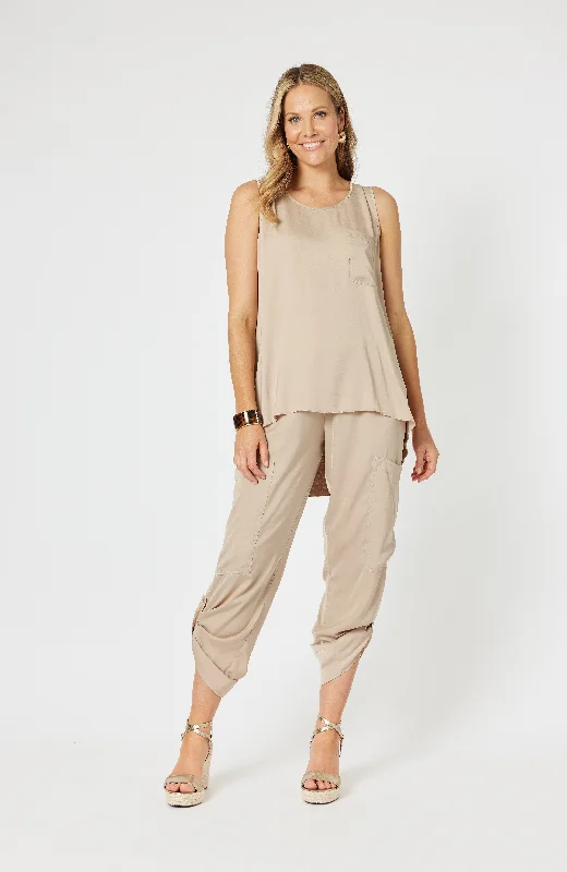 Trendy Aesthetics HV Traveller Luxe Round Caramel Neck Cami