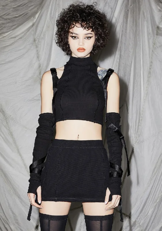 Elegant Contour Reverb Strappy Mock Neck Crop Top